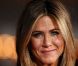 Jennifer Aniston radieuse en Tom Ford à la première de Wanderlust à Los Angeles. Le 16 février 2012