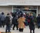 Arrivée de la famille et des amis proches de Whitney Houston le 17 février 2012 au Funerarium de Newark