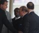 Clive Davis arrive le 17 février 2012 au Funerarium de Newark