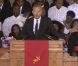 Kevin Costner rend hommage à sa partennaire dans Bodyguard lors des obséques de Whitney Houston le 18 février 2012 à Newark
