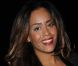 Amel Bent, pétillante et très en beauté lors du Théâtre National de Chaillot pour le défilé Vanessa Bruno. Paris, le 5 mars 2012.