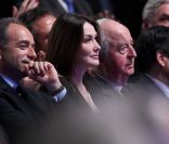 Jean-François Coppé, Carla Bruni Sarkozy, Edouard Balaldur et François Fillon le 11 mars 2012 à Villepinte lors du meeting de Nicolas Sarkozy