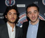 Mickael Miro et Elie Semoun lors du dîner de gala pour l\'association SSF sauveteurs sans frontières, au 1515, le 12 mars 2012
