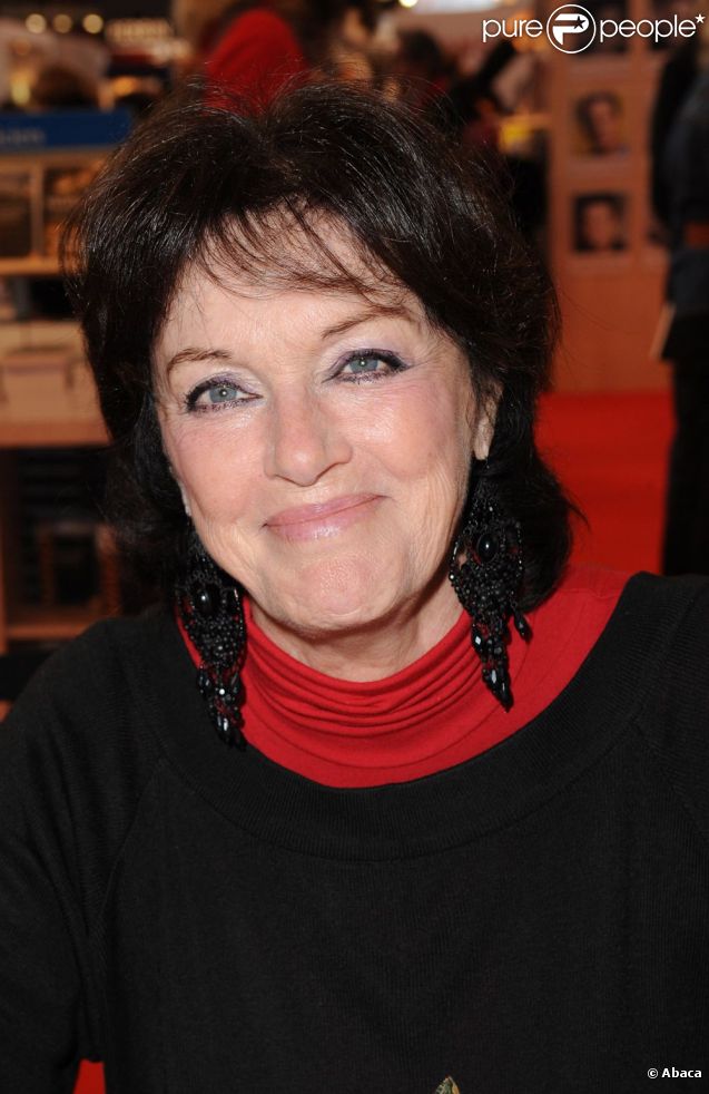 Anny Duperey au Salon du Livre à Paris le 18 mars 2012