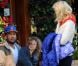 Laura Dern et Ben Harper sont inséparables ! Ici, lors d'une balade en famille à Los Angeles. Mars 2012
