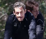 Nicolas Sarkozy s\'offre une pause sportive aux alentours du Cap-Nègre, propriété familiale de son épouse Carla. 8 avril 2012