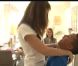 Sandrine Diouf et son fils Isaac dans le reportage consacré à la rééducation de son mari Mouss -  Accès privé  sur M6