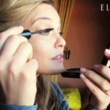 Bar Refaeli au maquillage sur son shooting pour l'édition espagnole du magazine Elle.
