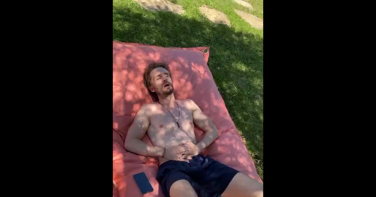 Elodie Fontan C Est La Guerre Avec Philippe Lacheau Sur Les Reseaux Purepeople