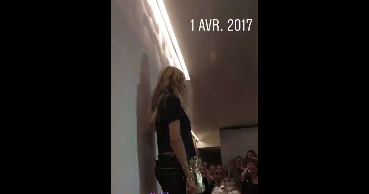 Laeticia Hallyday Partage Une Video De Johnny Pour L Anniversaire D Une Amie Purepeople