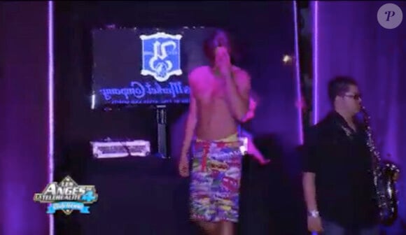 Geoffrey dans Les Anges de la télé-réalité 4 le lundi 7 mai 2012 sur NRJ 12