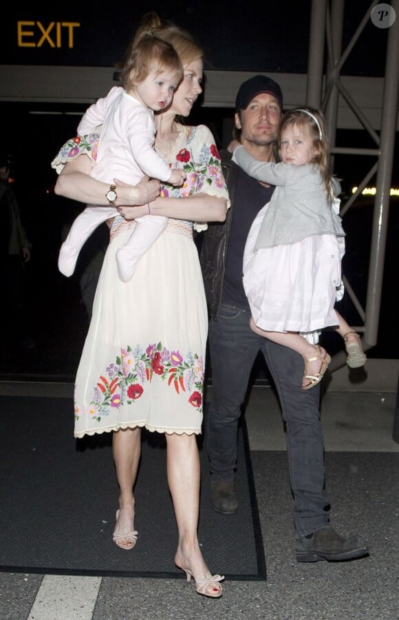 Nicole Kidman, son mari Keith Urban et leurs filles, à Los Angeles le 14 mars 2012