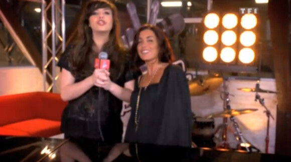Al.Hy s'amuse avec Jenifer dans la bande-annonce de The Voice avant la finale le samedi 12 mai 2012 sur TF1