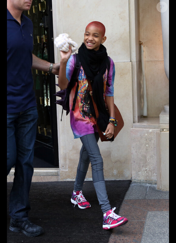 Willow Smith quitte l'hôtel Georges V à Paris le 12 mai 2012