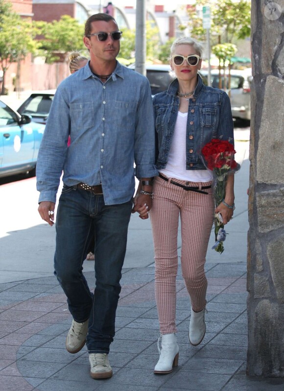Gwen Stefani et son mari Gavin Rossdale ont passé la Fête des Mères ensemble sous le soleil de Los Angeles, le 13 mai 2012.