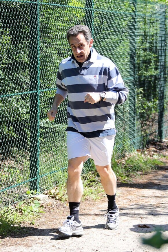 Nicolas Sarkozy, premier footing de citoyen presque lambda, au bois de Boulogne, le 15 mai 2012.