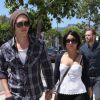 Vanessa Hudgens sort d'un restaurant de Studio City avec son petit ami Austin Butler, le mardi 15 mai 2012.