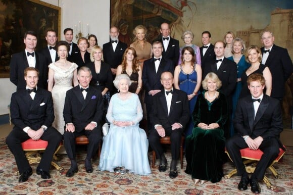 Noces de diamant (60 ans de mariage) d'Elizabeth II et le duc d'Edimbourg en novembre 2007 à Clarence House.
A l'occasion du jubilé de diamant (60 ans de règne) de leur grand-mère la reine Elizabeth II, les princes William et Harry ont fait en 2012 quelques confidences très personnelles, pour des documents télévisés notamment.