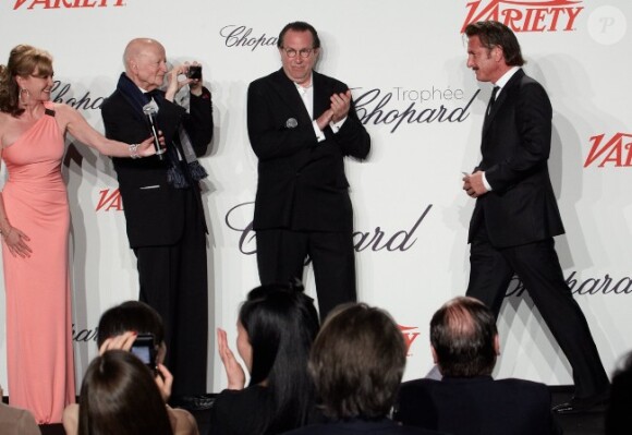 Caroline Gruosi-Scheufele, Gilles Jacob et Sean Penn lors de la remise des Trophées Chopard à Cannes le 17 mai 2012
