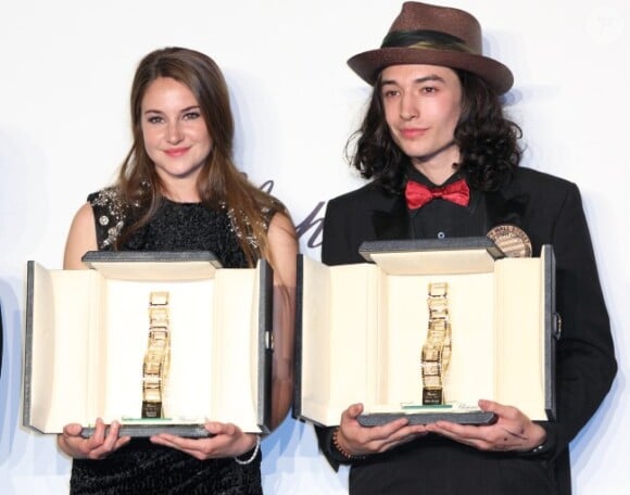 Shailene Woodley et Ezra Miller lors de la remise des Trophées Chopard à Cannes le 17 mai 2012