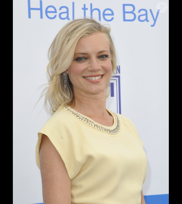 Amy Smart lors du gala pour l'association Heal the Bay au Jonathan Club à Santa Monica le 17 mai 2012