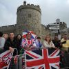 Ambiance à l'extérieur de Windsor durant le défilé. La reine Elizabeth II, avec son époux le duc d'Edimbourg, des membres de sa famille et ses invités de marque, assistait le 19 mai 2012 à Windsor à la grande parade des forces armées britanniques donnée en l'honneur de son jubilé de diamant.