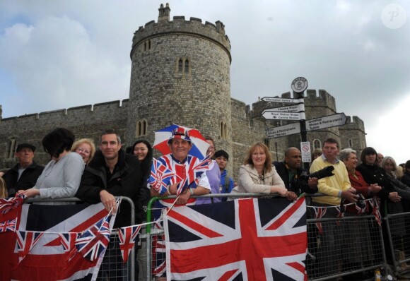 Ambiance à l'extérieur de Windsor durant le défilé. La reine Elizabeth II, avec son époux le duc d'Edimbourg, des membres de sa famille et ses invités de marque, assistait le 19 mai 2012 à Windsor à la grande parade des forces armées britanniques donnée en l'honneur de son jubilé de diamant.