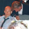 Andries Jonker et Arjen Robben dégoûtés par leur sale soirée... Au PostPalast de Münich, cela aurait dû être la fête après la finale de la Ligue des Champions, samedi 19 mai 2012. Mais ça a été la tête, suite à la défaite du Bayern face à Chelsea (1-1, 5-4), à l'Allianz Arena.