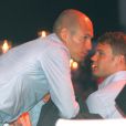  Arjen Robben et Manuel Neuer dépités... Au PostPalast de Münich, cela aurait dû être la fête après la finale de la Ligue des Champions, samedi 19 mai 2012. Mais ça a été la tête, suite à la défaite du Bayern face à Chelsea (1-1, 5-4), à l'Allianz Arena. 