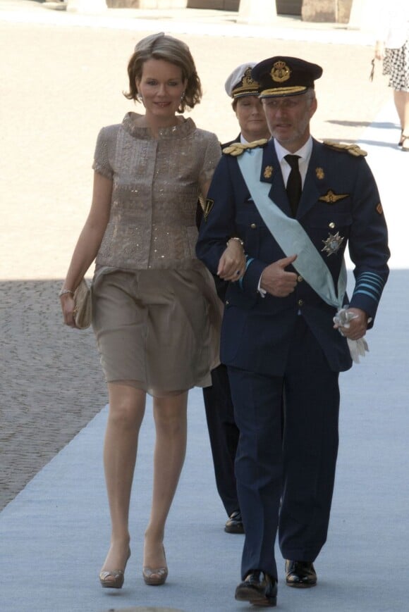 Le prince Philippe et la princesse Mathilde de Belgique. La princesse Estelle de Suède, fille de la princesse Victoria et du prince Daniel, a reçu le baptême le 22 mai 2012, à la veille de ses 3 mois, en la chapelle royale du palais Drottningholm, à Stockholm.