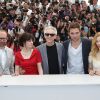Paul Giamatti, Emily Hampshire, David Cronenberg, Robert Pattinson et Sarah Gadon lors du photocall du film Cosmopolis le 25 mai 2012 au Festival de Cannes