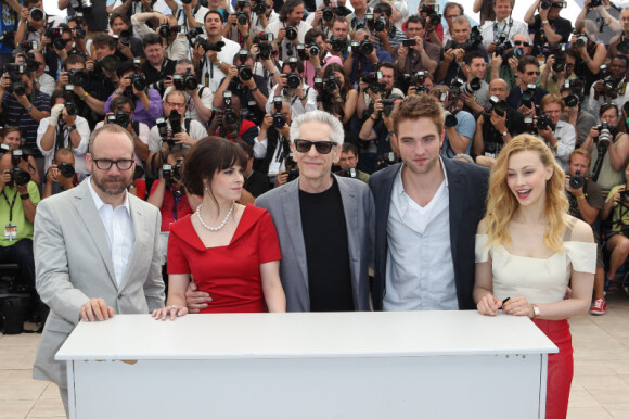 Paul Giamatti, Emily Hampshire, David Cronenberg, Robert Pattinson et Sarah Gadon lors du photocall du film Cosmopolis le 25 mai 2012 au Festival de Cannes