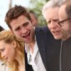 Robert Pattinson lors du photocall du film Cosmopolis le 25 mai 2012 au Festival de Cannes