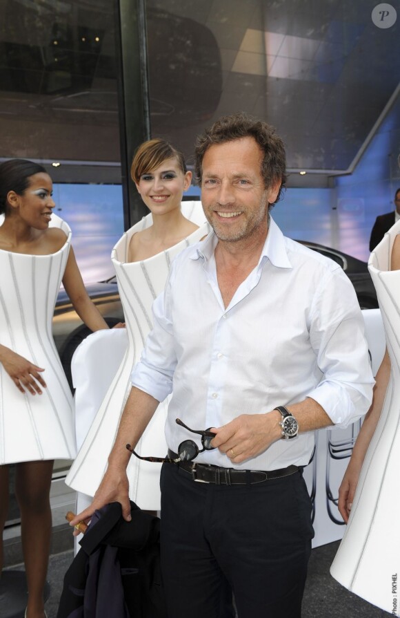Stéphane Freiss à l'inauguration du concept store BMW de l'avenue George-V, à Paris, le 23 mai 2012.
