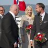 Le prince Haakon et la princesse Mette-Marit de Norvège effectuaient du 24 au 26 mai une tournée en bateau dans le comté occidental de Møre og Romsdal, avec leurs enfants, le prince Sverre, 6 ans, et la princesse Ingrid, 8 ans.