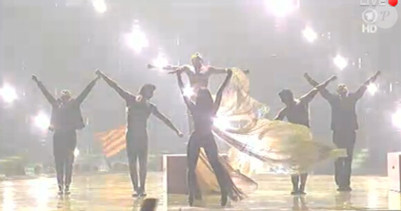 Anggun interprète son single Echo (You and I) sur le plateau de l'Eurovision, le samedi 26 mai 2012.
