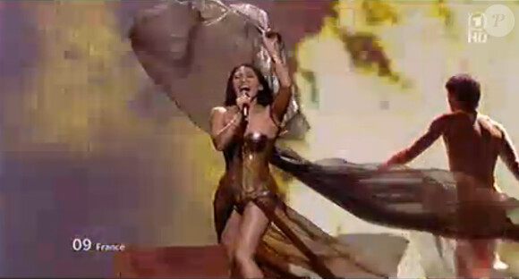 Anggun interprète son single Echo (You and I) sur le plateau de l'Eurovision, le samedi 26 mai 2012.