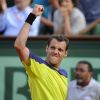 Paul-Henri Mathieu est sorti vainqueur de son match marathon face à John Isner le 31 mai 2012 à Roland-Garros au terme de 5h41 de jeu (6-7, 6-4, 6-4, 3-6, 18-16)