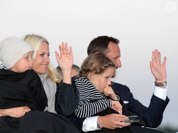 Mette-Marit et Haakon de Norvège avec leurs enfants lors de la célébration des 75 ans de Harald V de Norvège et de Sonja de Norvège le 31 mai 2012 à Oslo