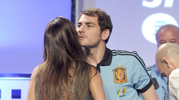 Iker Casillas et Sara Carbonero : Après le baiser fougueux, le salut timide !