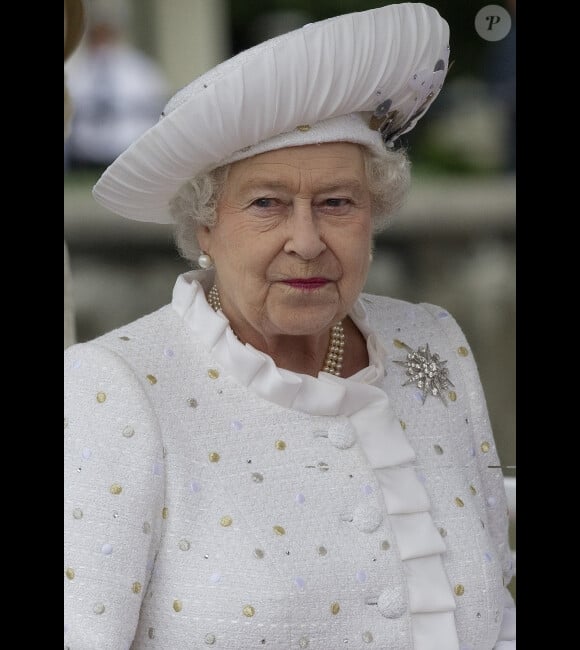 Elizabeth II à Londres, le 3 mai 2012. Elle arrive aux abords de la Tamise, au deuxième jour de son jubilé de diamant.