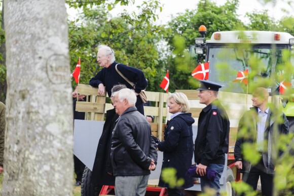 La reine Margrethe II de Danemark et le prince consort Henrik lors de leur croisière annuelle début juin 2012.