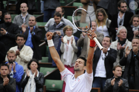 Novak Djokovic lors de sa victoire en quart de finale face à Jo-Wilfried Tsonga à Roland-Garros le 5 juin 2012 (6-1, 5-7, 5-7, 7-6, 6-1)