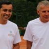 Patrick Poivre d'Arvor et Olivier Galzi avant leur match le 5 juin 2012 lors du Trophée des Personnalités disputé au Petit Jean-Bouin à quelques pas de Roland-Garros