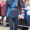 Clarence House a annoncé le 7 juin 2012 que le prince William (photo : en uniforme de la RAF dimanche 3 juin 2012 lors de la parade fluviale du jubilé de diamant) avait été promu au grade de capitaine de la Royal Air Force, suite à la réussite de tests le 29 mai. Le fils du prince Charles va désormais pouvoir prendre le commandement des opérations dans son unité de recherche et de secours, au sein du 22e escadron de la RAF Valley