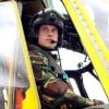 Clarence House a annoncé le 7 juin 2012 que le prince William (photo : le 31 mars 2011) avait été promu au grade de capitaine de la Royal Air Force, suite à la réussite de tests le 29 mai. Le fils du prince Charles va désormais pouvoir prendre le commandement des opérations dans son unité de recherche et de secours, au sein du 22e escadron de la RAF Valley