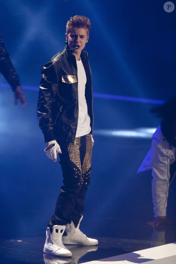 Justin Bieber chantait son titre Boyfriend lors de la finale de Germany's Next Top Model à Cologne. Le 7 juin 2012.