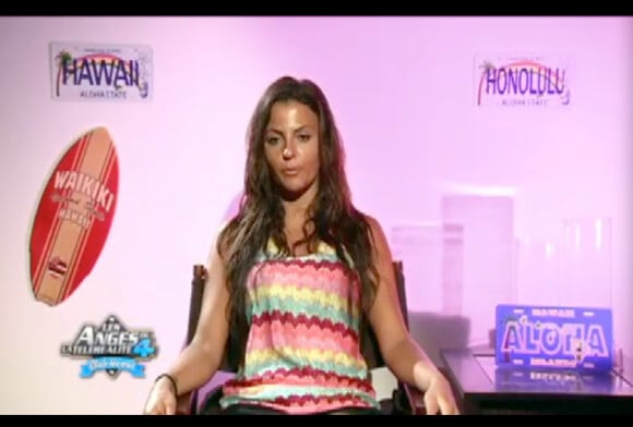 Julia dans Les Anges de la télé-réalité 4 le vendredi 8 juin 2012 sur NRJ 12