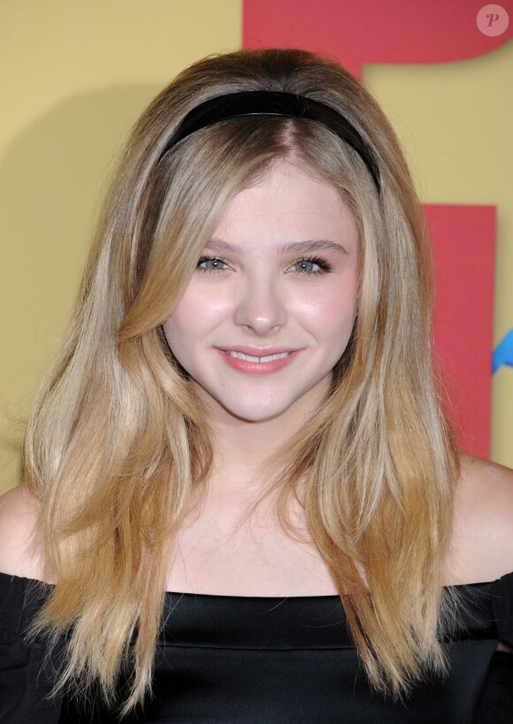 Chloë Moretz lors de la cérémonie des Women In Film Crystal + Lucy Awards, au Beverly Hilton Hotel à Beverly Hills le 12 juin 2012