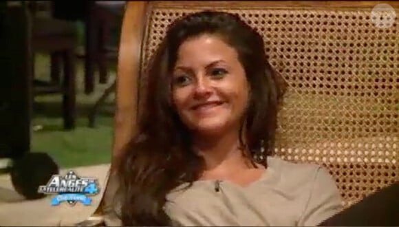 Julia dans les Anges de la télé-réalité 4, mercredi 13 juin 2012 sur NRJ12